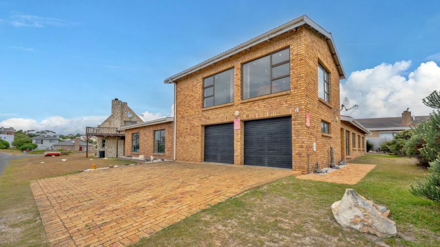 6 Bedroom Property for Sale in Agulhas Western Cape